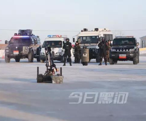 黑河反恐防爆實(shí)戰(zhàn)！看凌天排爆機(jī)器人如何在零下25°迅速出擊。